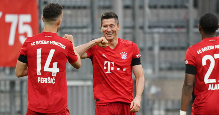 10 thống kê cho thấy khả năng săn bàn 'bá đạo' của Lewandowski