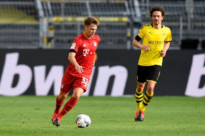 Ngoài pha "xúc thìa", Kimmich "cày nát" khu trung tuyến trước Dortmund