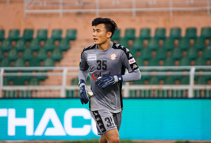 Ảnh bài viết Bùi Tiến Dũng rực sáng trên chấm luân lưu, CLB TP.HCM thẳng tiến vào Tứ kết