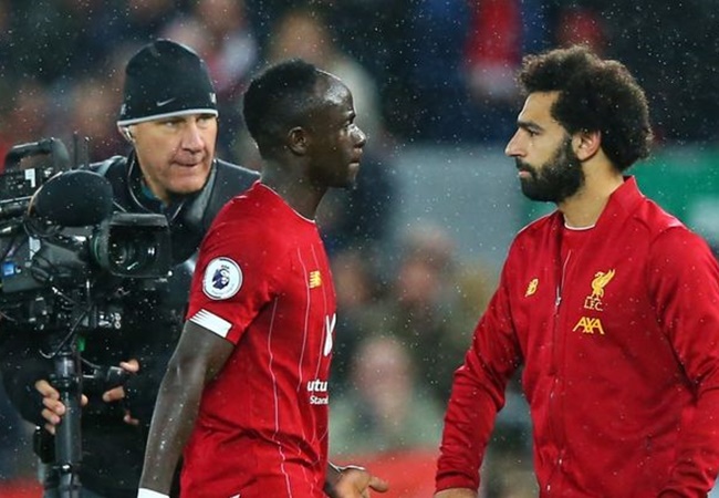 Ảnh bài viết Huyền thoại Liverpool đăng đàn, nói rõ lí do Salah và Mane sẽ rời CLB