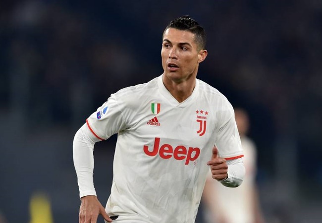 SỐC! AC Milan hỏi mua Ronaldo trước cả Juve, bị cản vì lí do bất ngờ