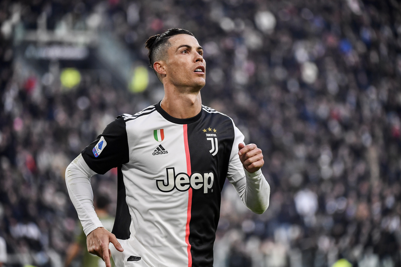 Vì sao Ronaldo bị định giá ngoài top 20 thế giới?