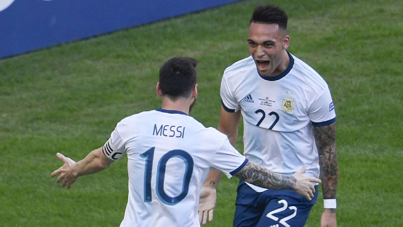"Nếu cái tên đó sát cánh cùng Messi, cậu ta sẽ trưởng thành hơn"