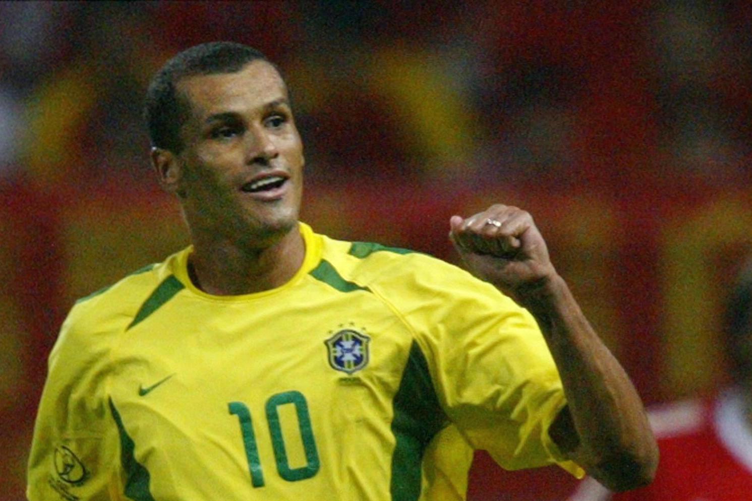 Ăn vạ thô thiển tại World Cup, Rivaldo mất tất cả danh vọng