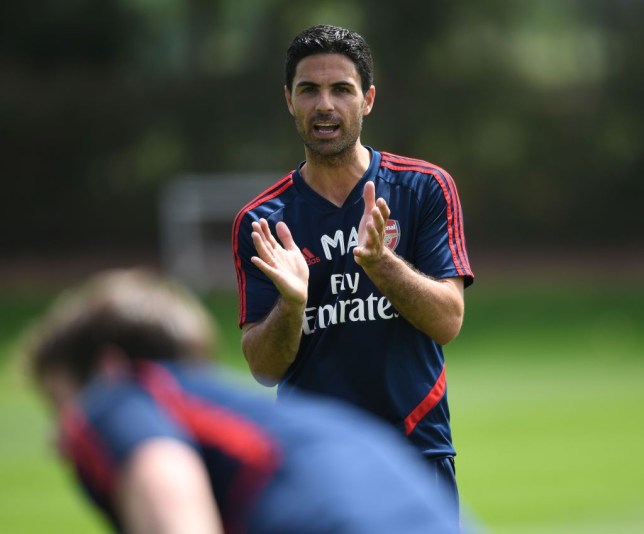 Charlie Nicholas đánh giá cơ hội vào top 4 của Arsenal