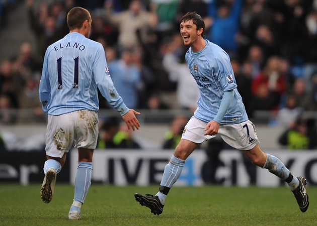 Man City 'yếu' ra sao trước khi được tỷ phú Sheikh Mansour mua lại?