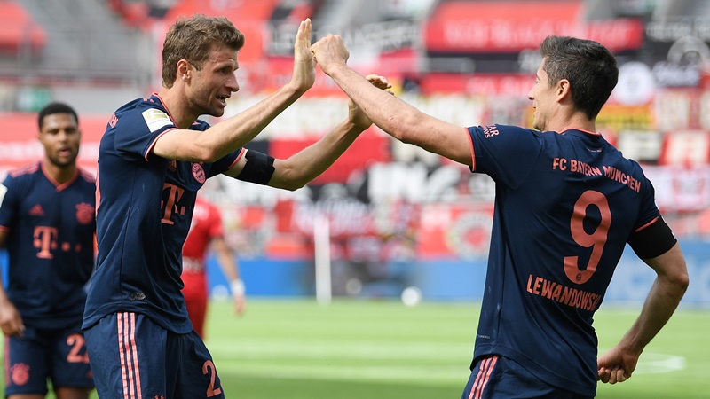 Muller quá bá đạo, chạm đến kỷ lục của "vua chuyền' De Bruyne