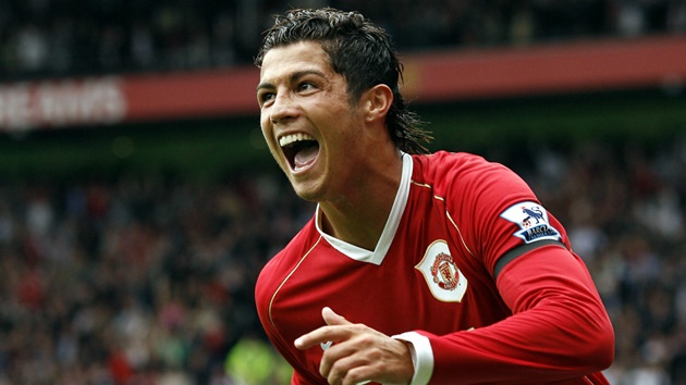Từ Ferdinand đến Ronaldo, đâu là đội hình "tri kỷ" của Evra?
