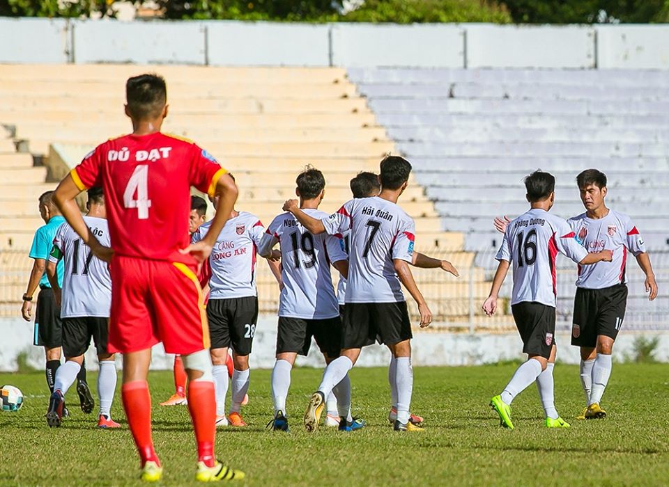 CLB Long An hạ gục "thiếu gia" Bình Định ngay tại Quy Nhơn