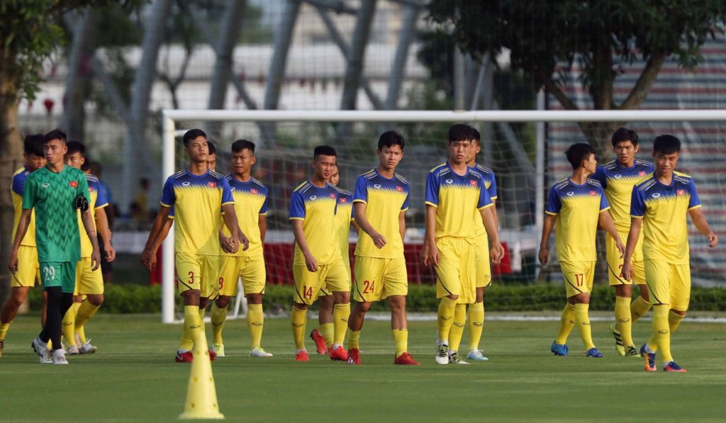 Ảnh bài viết Đã rõ lý do HLV U19 Việt Nam cho các học trò tập vào lúc... 21h00