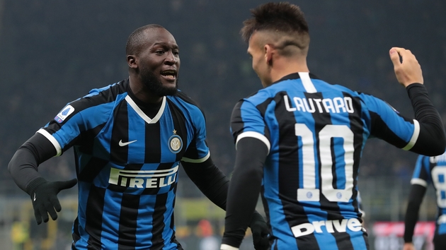 Lukaku rực sáng, Inter thu hẹp khoảng cách với Juventus