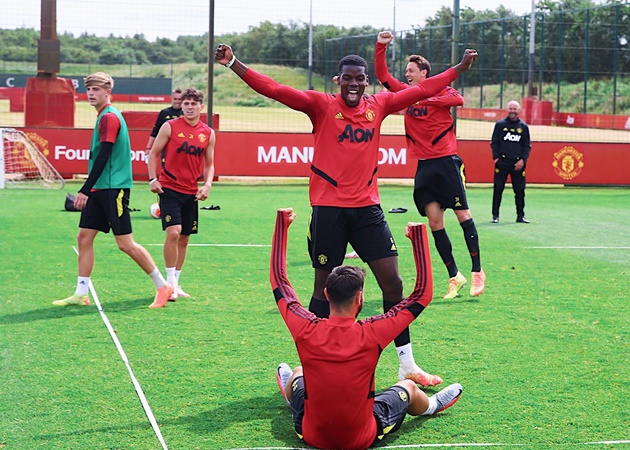 Ảnh bài viết Pogba và Fernandes thân như 'anh em ruột thịt', fan Man Utd phát cuồng