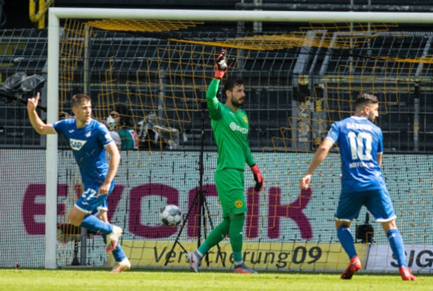 Haaland tàng hình, Dortmund quy hàng trước "cú poker" siêu hạng của đối thủ