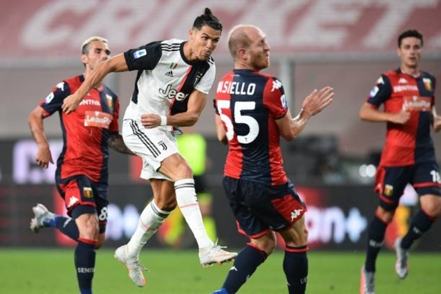 Ronaldo sút xa đẳng cấp, Juventus giữ vững ngôi đầu