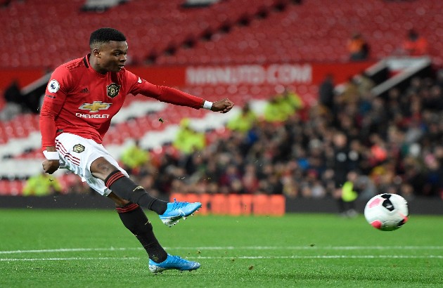 Chia tay Man United, tiền vệ 19 tuổi thẳng tiến đến Tây Ban Nha 
