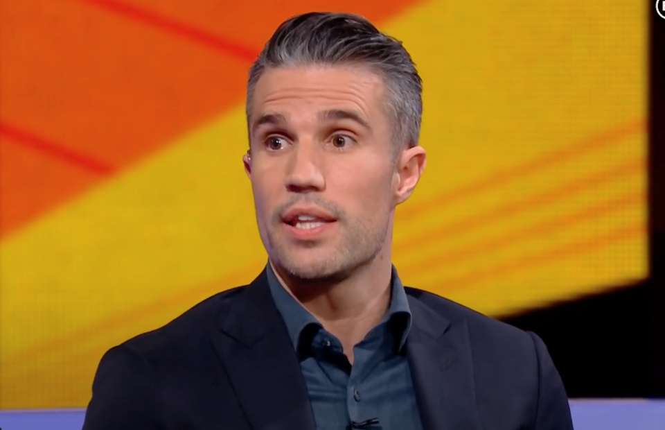Van Persie loại Ronaldo và Messi khỏi top 3 Quả bóng vàng 2020