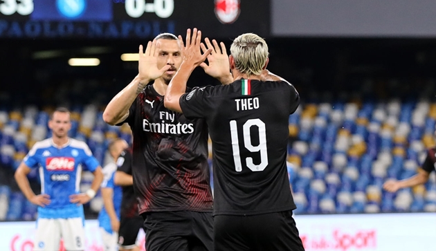 Ibrahimovic cạn lời với 2 sai lầm của "tiểu Buffon"