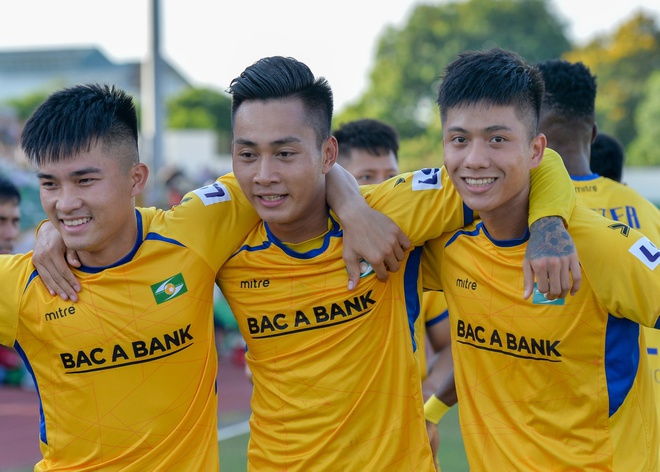 Đôi công hấp dẫn, SLNA và Viettel cống hiến trận cầu mãn nhãn