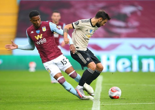 VAR liên tục 'cứu' Man Utd, Lampard lập tức cảnh báo Chelsea 1 câu