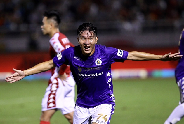 Vì sao Công Phượng và đồng đội bị CLB Hà Nội đè bẹp 3-0?