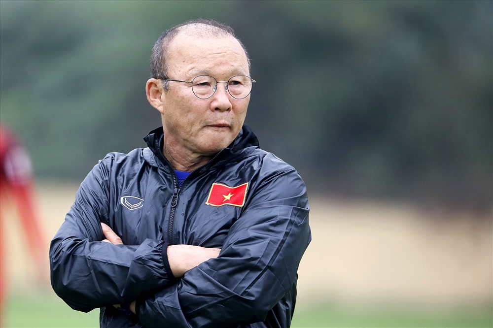 V-League lại tạm dừng, lo ngay ngáy rồi thầy Park
