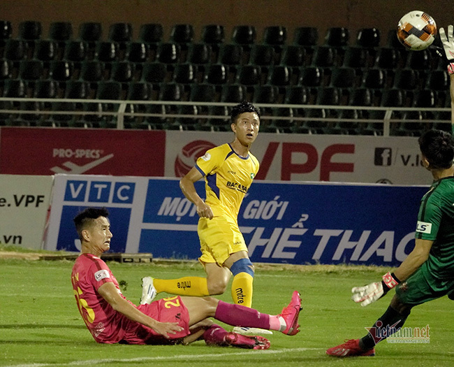 SLNA đòi “chốt sổ” V-League 2020: Không chơi đừng phá!