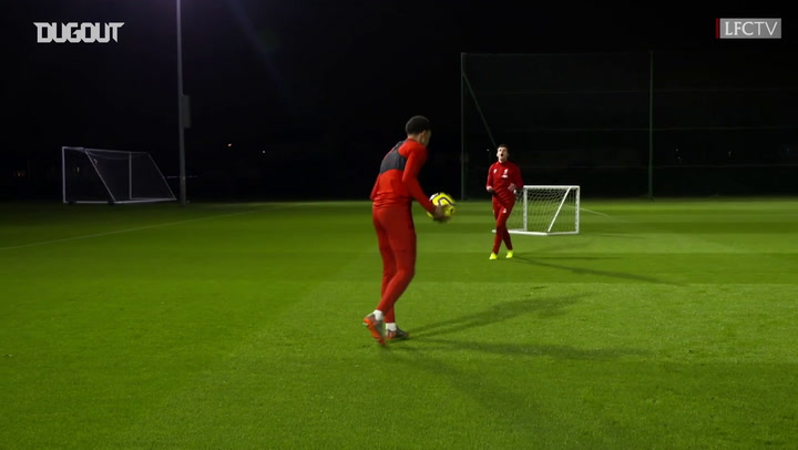 Những pha biểu diễn kỹ thuật đỉnh cao: Trent Alexander-Arnold vs Andy Robertson