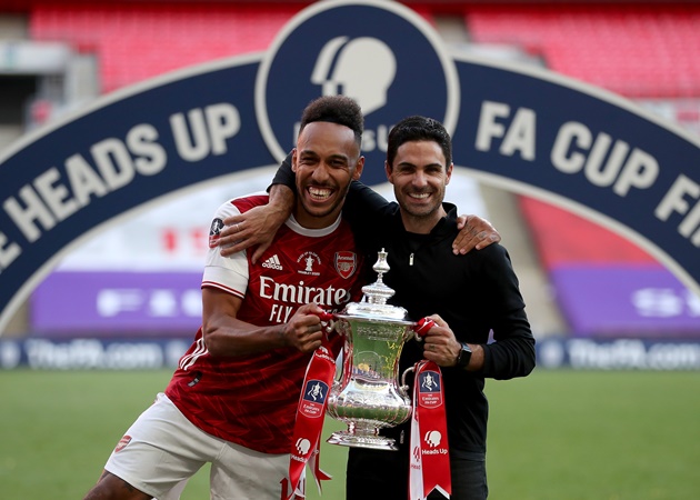 Rio Ferdinand: 'Điều đó báo hiệu rằng Aubameyang sẽ ra đi'