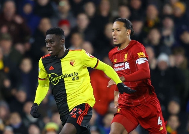 Thừa nước đục thả câu, Liverpool đi đêm với 'mối hận Vicarage Road'