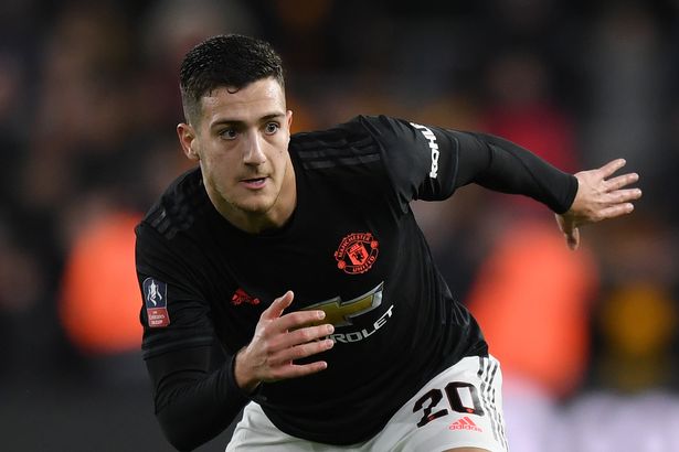 Ảnh bài viết Bị Wan-Bissaka che khuất, 'cục cưng của Mourinho' được Ancelotti giải cứu khỏi M.U?