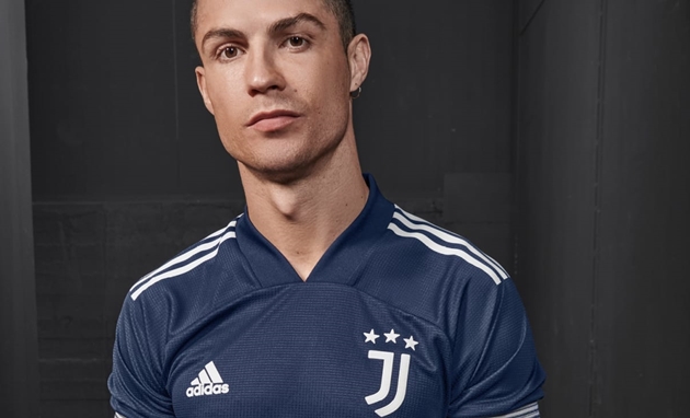 Ronaldo, De Ligt cực ngầu trong ngày Juve ra mắt mẫu áo đấu mới