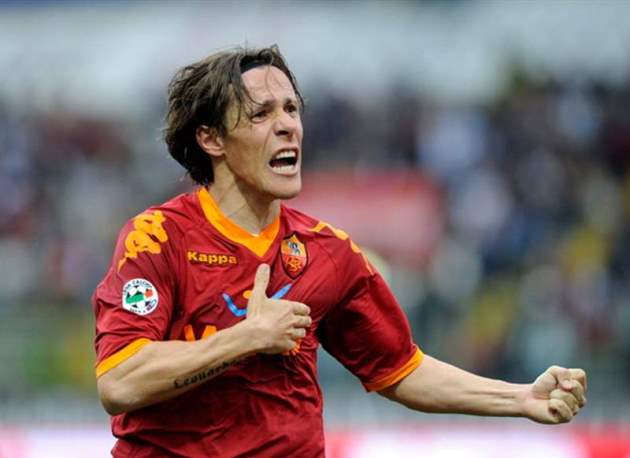 10 cầu thủ đa năng nhất thế kỷ 21: Zanetti sau một người