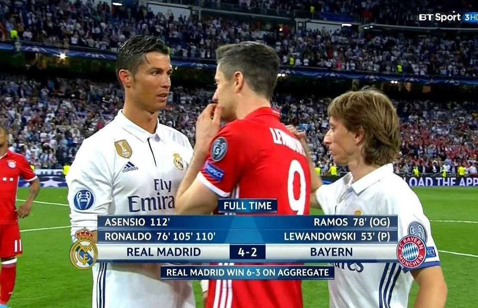 Fan Ronaldo hả hê so sánh màn trình diễn của CR7 và M10 trước Bayern Munich