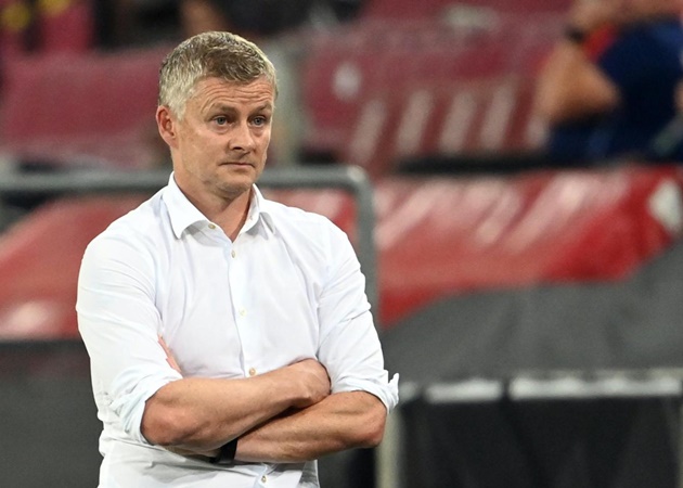 Solskjaer tuyên bố sốc về màn 'khẩu chiến' giữa Lindelof và Fernandes