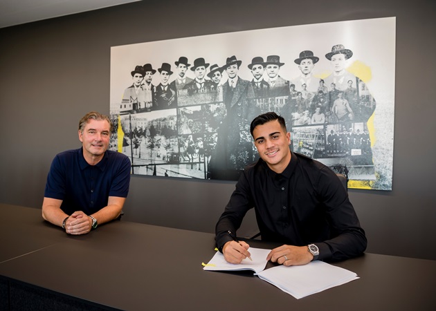 CHÍNH THỨC: Real Madrid đẩy thêm một 'ngọc quý' sang Dortmund
