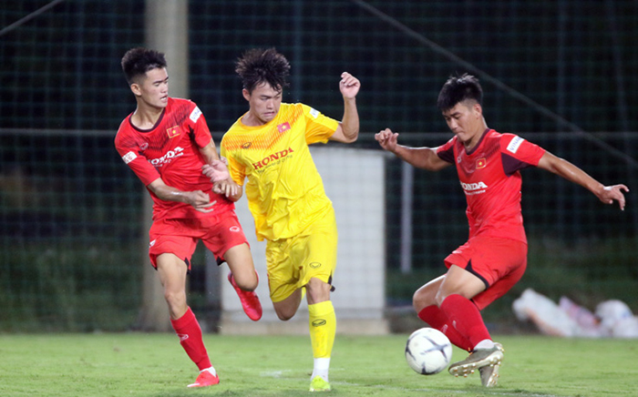 U22 Việt Nam thi đấu đối kháng, tích cực "lấy điểm" với thầy Park