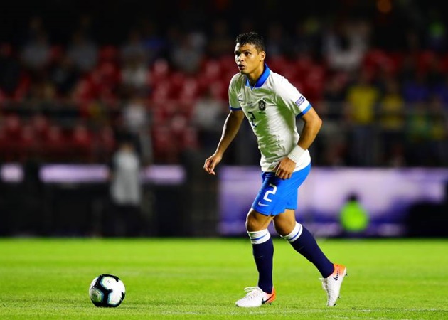 Ảnh bài viết Terry và 'báu vật' Chelsea hành động bất ngờ, vụ Silva ngã ngũ?