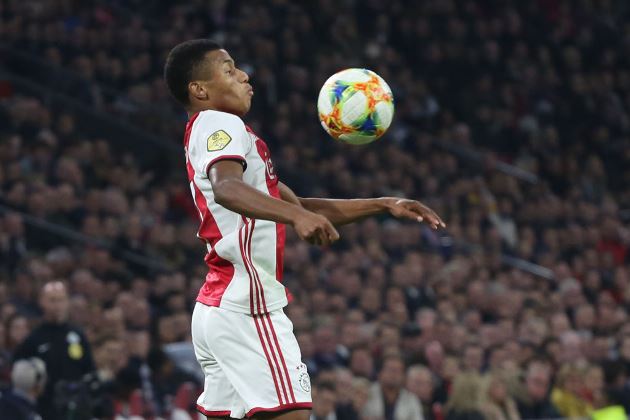 Tại sao Man Utd nên bỏ qua Sancho để mua Neres?