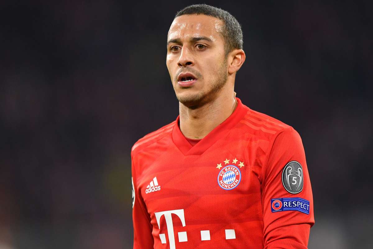 “Liverpool phải bán tiền vệ đó để lấy không gian cho Thiago”