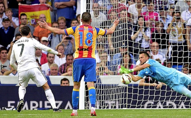 10 thủ môn bắt penalty hay nhất thế kỷ 21: Neuer thứ 4, Buffon thứ 2