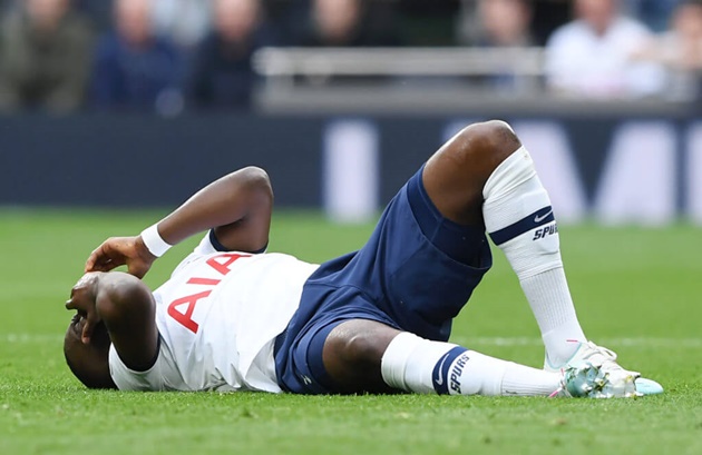 Nối gót Pogba, 'bom tấn' không được lòng Mourinho dính virus Corona