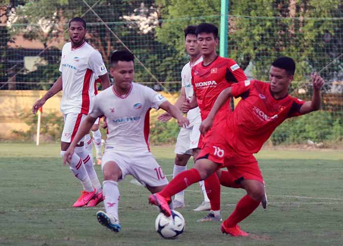 U22 Việt Nam cầm hòa Viettel trong trận đấu có 4 bàn thắng
