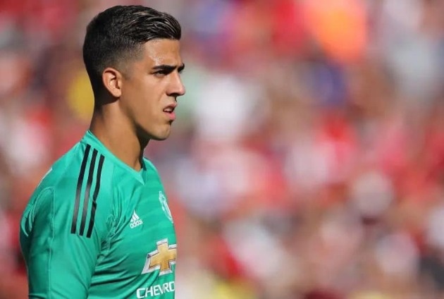 CHÍNH THỨC! Man United đẩy đi 'kẻ dư thừa' lần thứ 6 