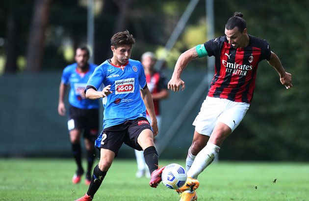 Ibra trở lại, "Kaka 2.0" lập cú đúp, AC Milan lội ngược dòng trước Novara