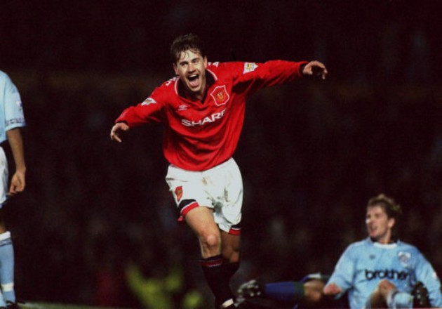 Huyền thoại Man Utd dương tính với COVID-19