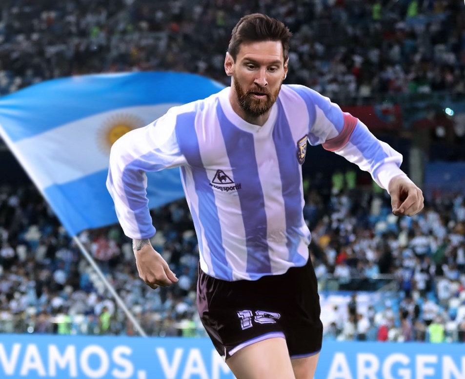Lạ mắt với hình ảnh Messi, Ronaldo mặc áo tuyển trùng năm sinh