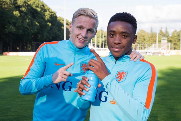 Van de Beek kể chuyện bị học trò Mourinho gửi tối hậu thư