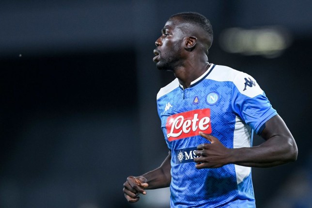 Ảnh bài viết Mức lương của Koulibaly khiến MU, Man City 'quay xe'