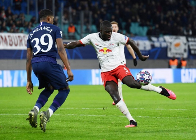 Man Utd nhận cảnh báo thép: 'Họ sẽ không để cậu ta ra đi'