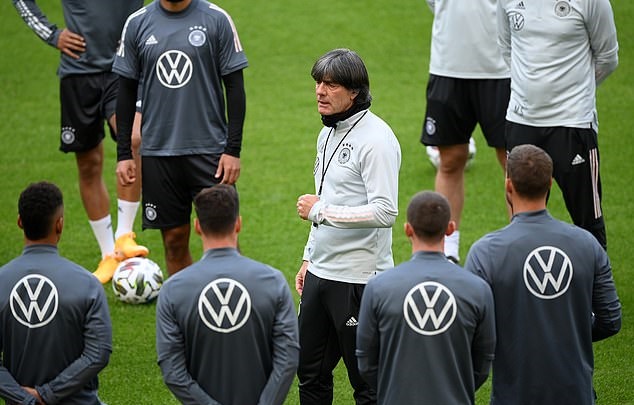 HLV Joachim Low: “Tôi không nghĩ các cầu thủ trụ nổi qua 90 phút”
